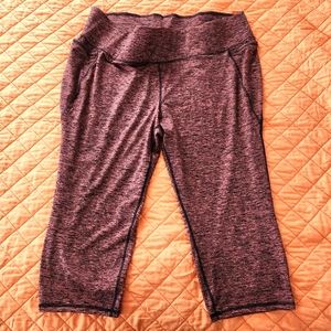 Lane Bryant Livi Yoga Capri Pocket Legging Cropped Size 26/28